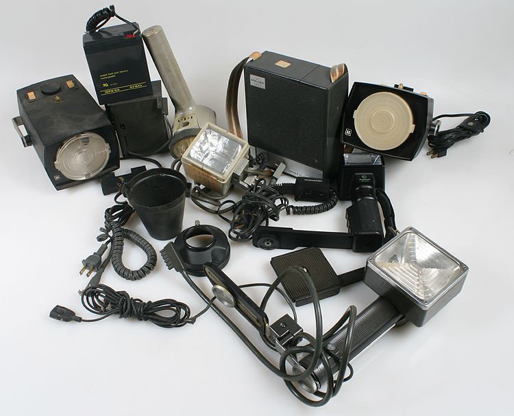 MISC. PHOTOGRAPHIC LIGHTING, VARIOUS STYLES, MODELS, BATTERY PACKS,ECT