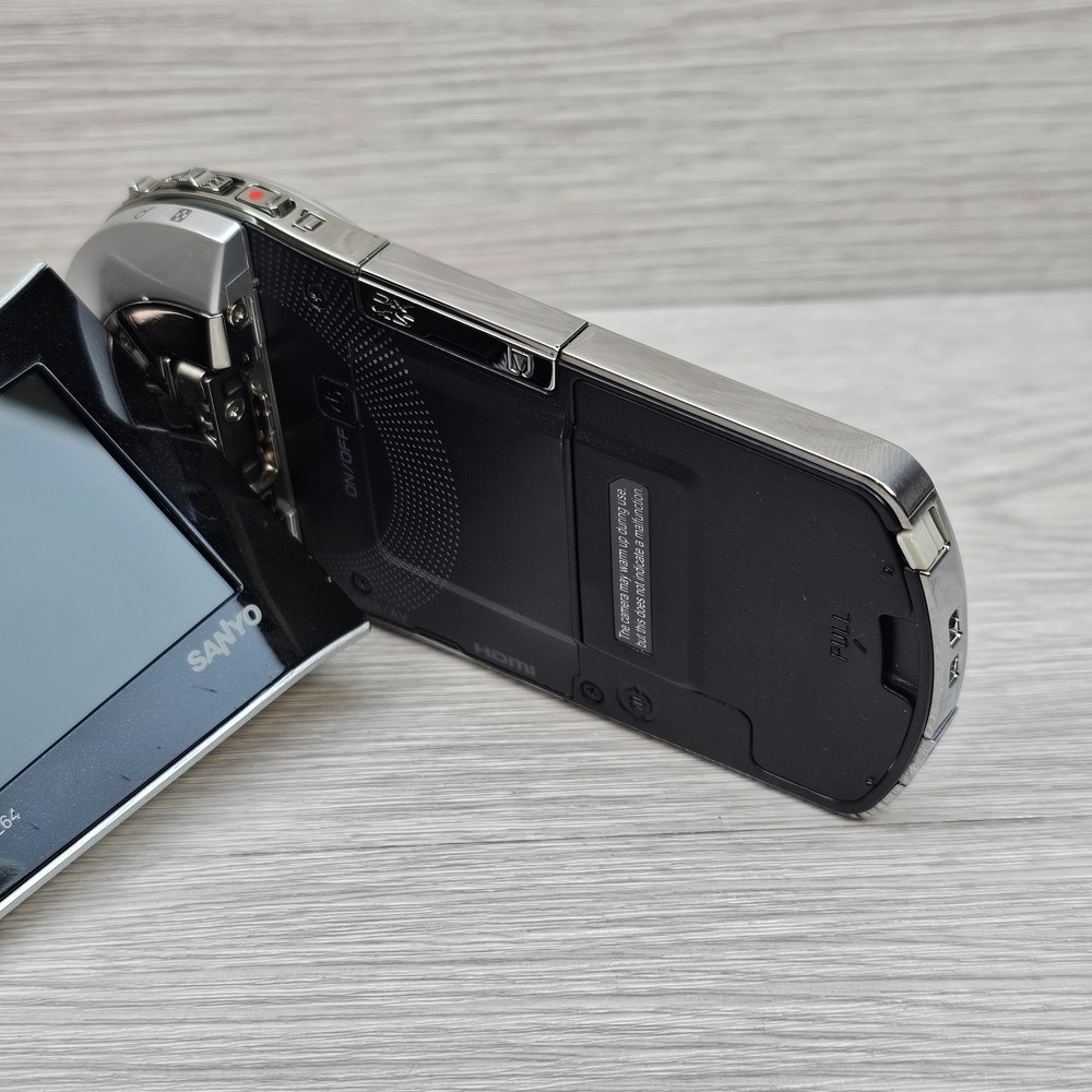 Sanyo Xacti VPC-CS1EX Camcorder Body Only (Untested)