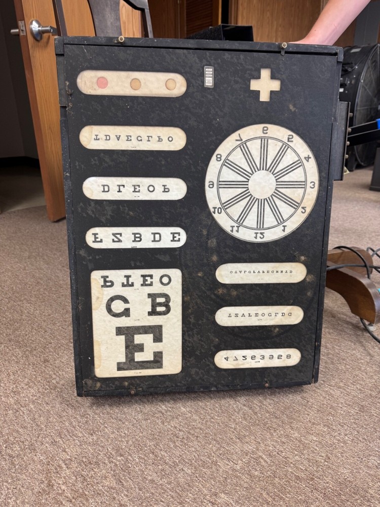 Green Test Cabinet Optometry Eye Exam Snellen Chart