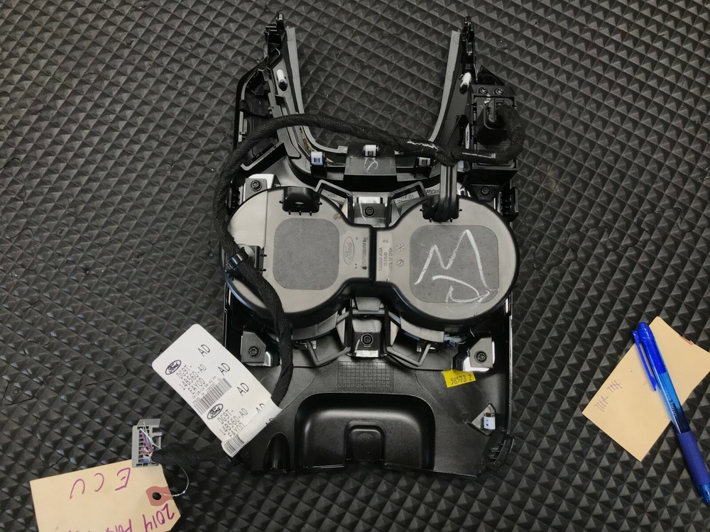 2013 - 2014 FORD FUSION CUP HOLDER C41