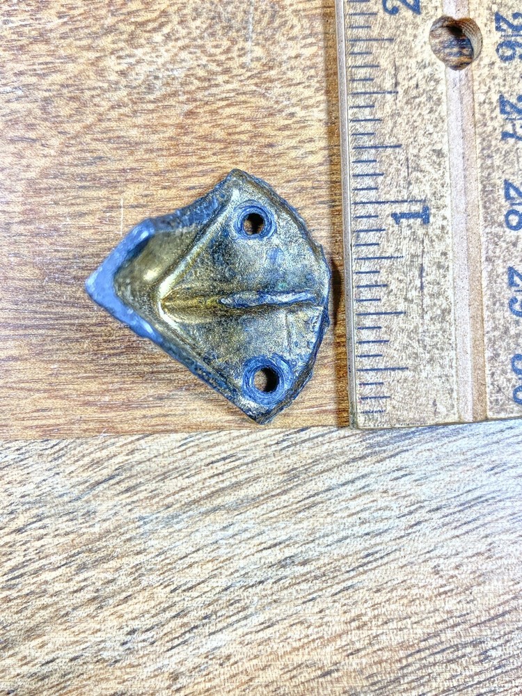 Old Mantel Clock Back Foot (K9902)