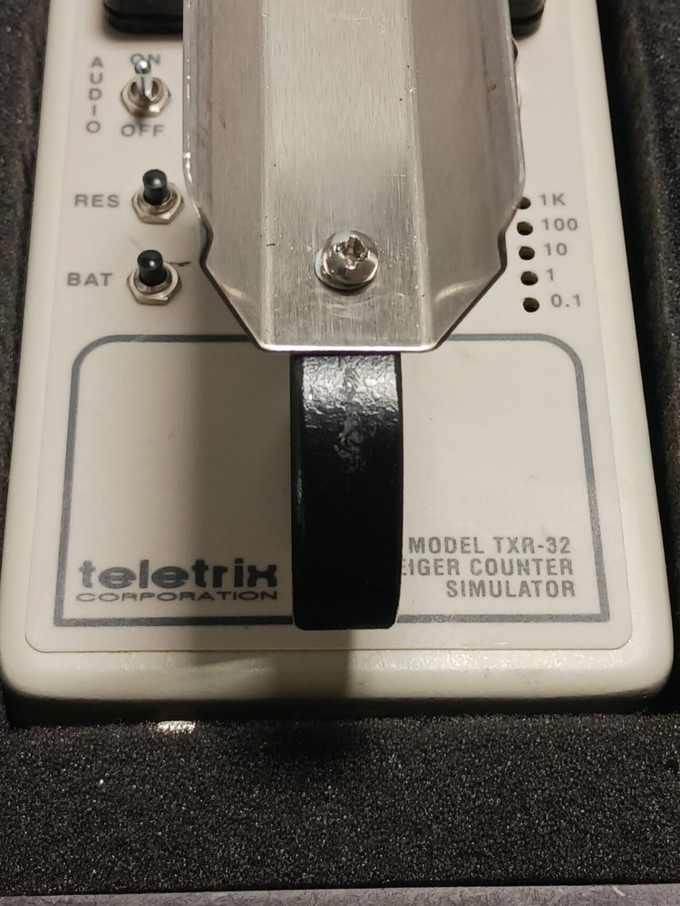 Teletrix Model TXR-32 Geiger Counter Simulator Radiation Detector Training Set