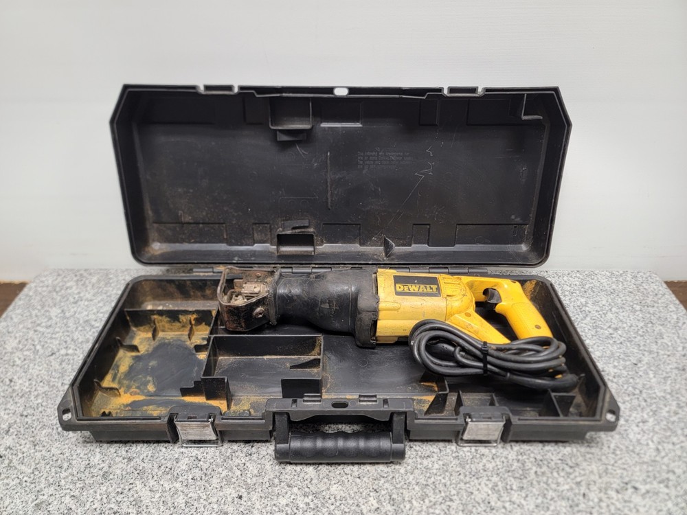 DeWalt DW304P Variable Speed Reciprocating Saw Corded Electric Construction Tool