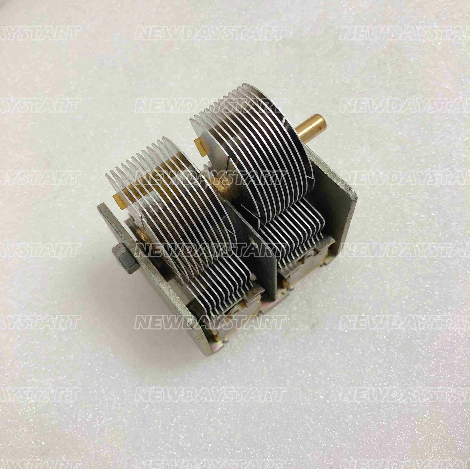 1pcs 365+365pF Broadcast Dual Gang Dual-unit Air Dielectric Variable Capacitor