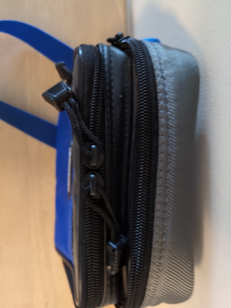 Case Logic CD Player Blue & Gray Carrying Case W/3-Pockets & Adjustable strap