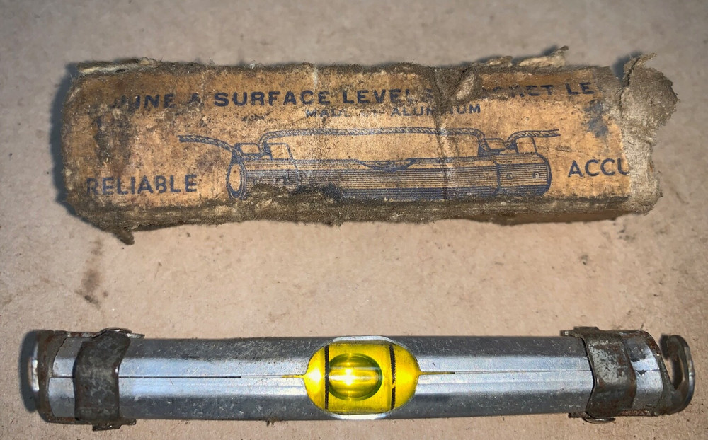 Vintage Hall Line and Surface Level