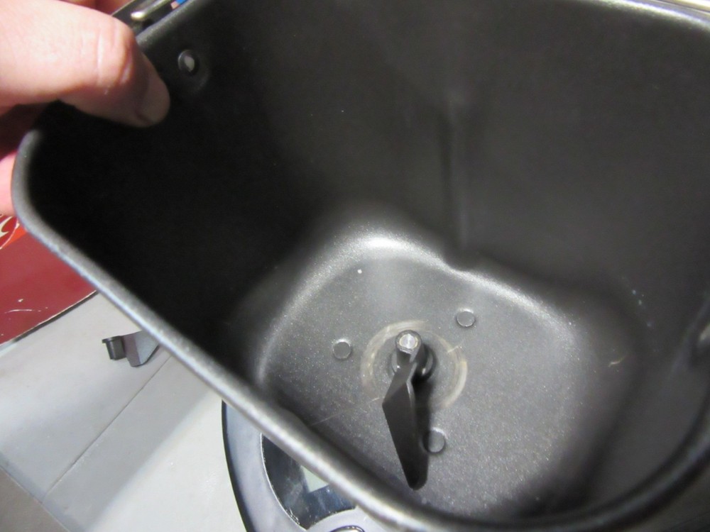 Hamilton Beach 29882 BM07 Home Baker Automatic Bread Maker Machine w/ Xtra