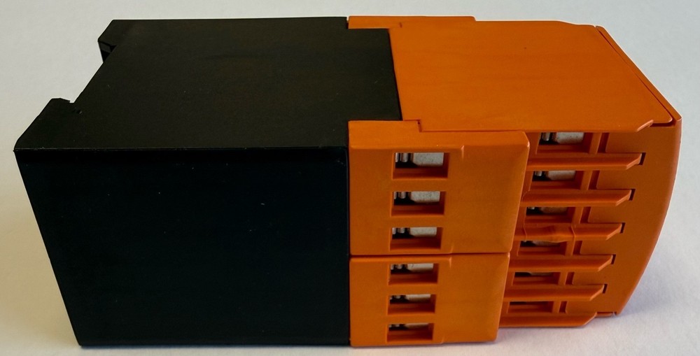 IFM Electronic Programmable Frequency-Current Converter / DW2503 / New Without Original Packaging