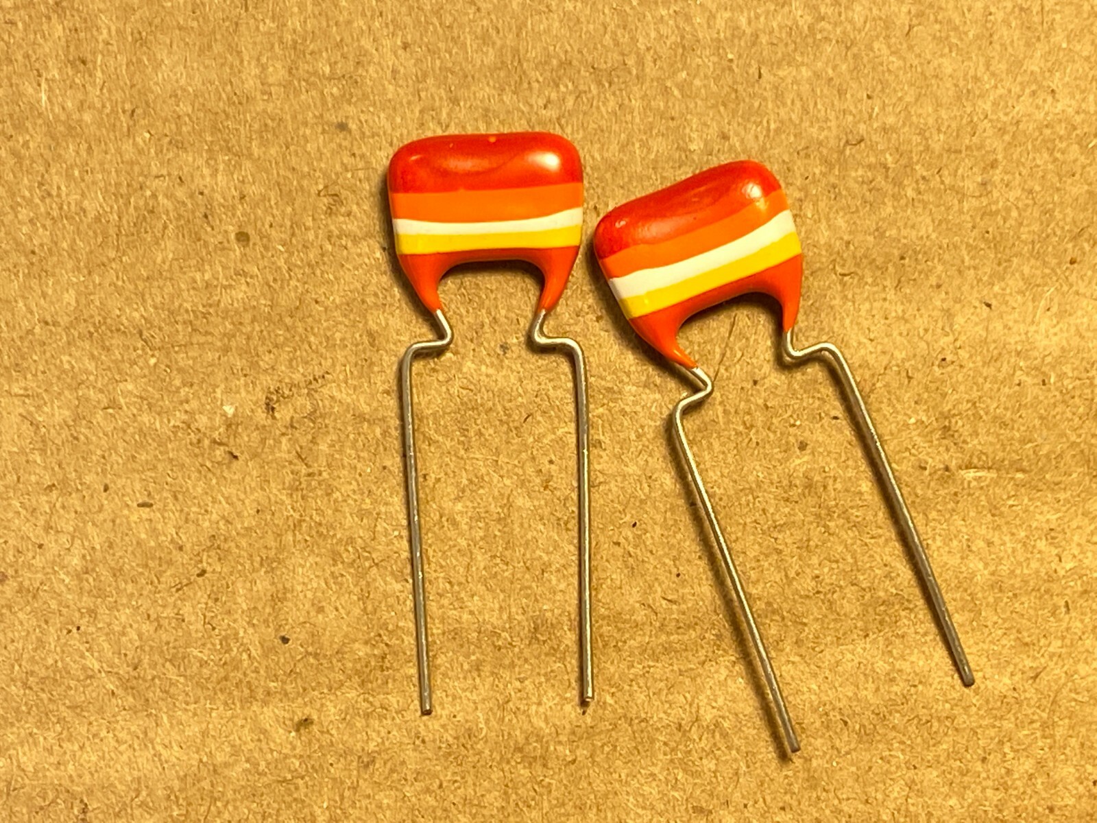 2 NOS Mullard Tropical Fish .022 uf 10% 400v Guitar Tone Capacitors 22nf (Qty)