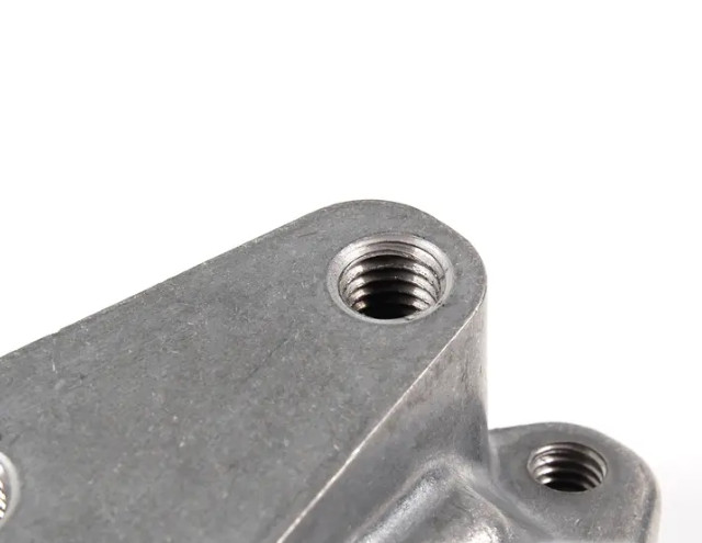 NEW MB E W211 FRONT SWAY BAR MOUNTING BRACKET LEFT A2113230540 ORIGINAL