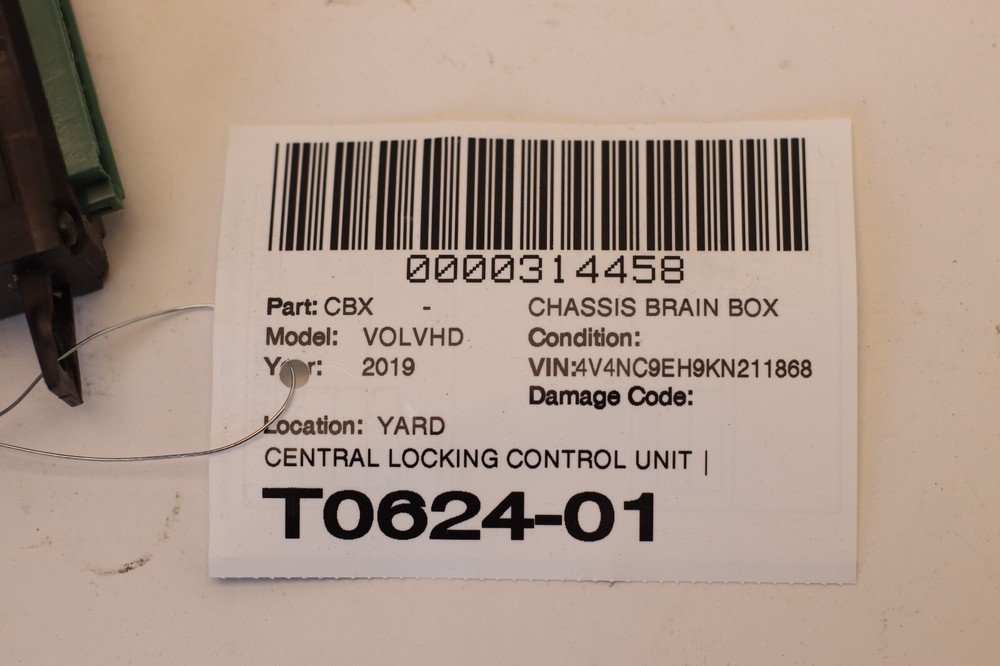 2018-2024 VOLVO VNL D13 CENTRAL KEYLESS LOCKING CONTROL MODULE UNIT OEM