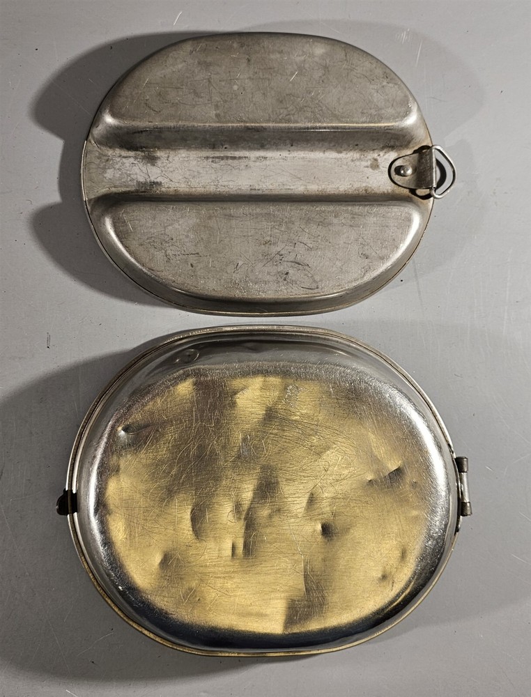 WWII U.S. 2-PIECE MILITARY MESS KIT, KNAPP-MONARDH 1944