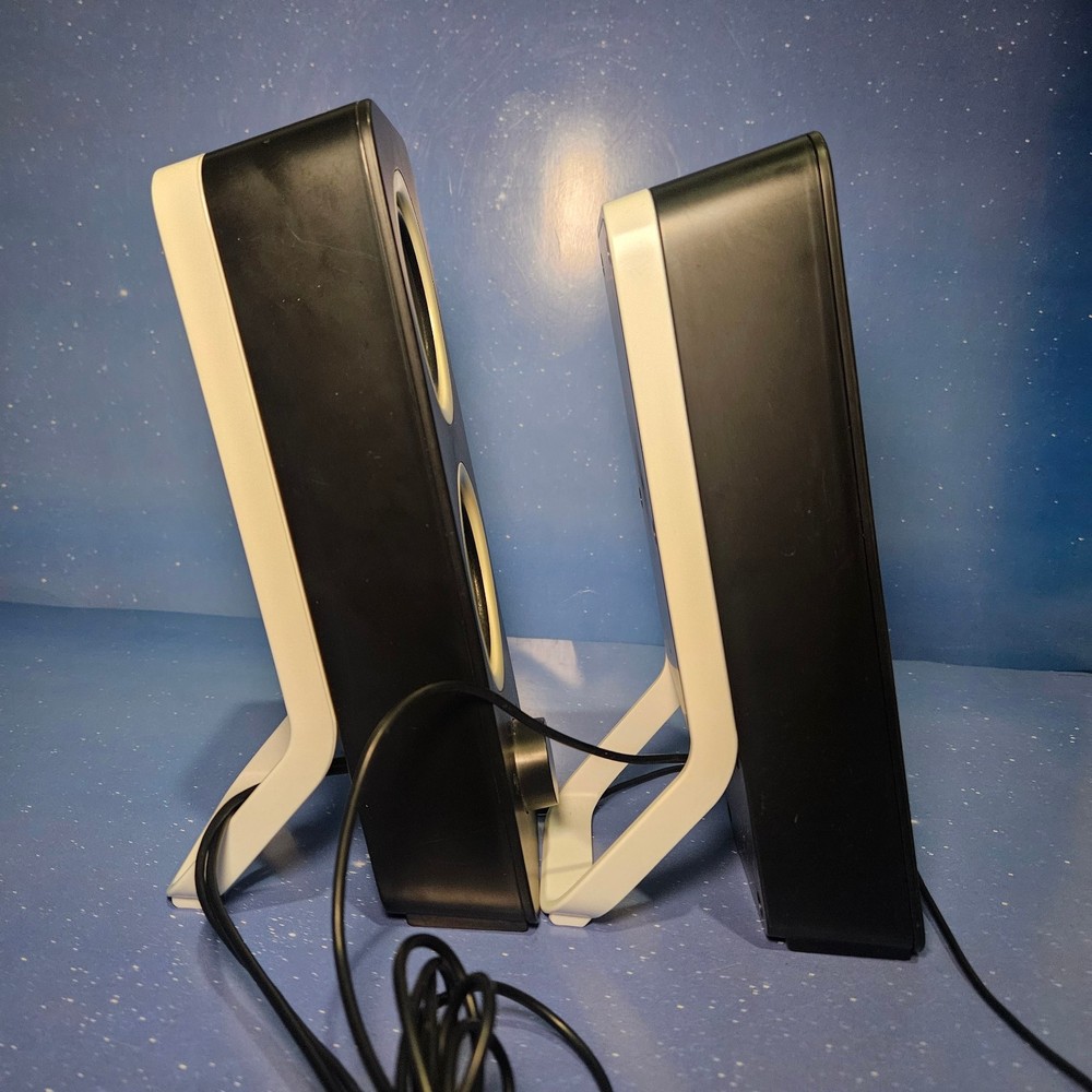Logitech Z200 10W Multimedia Speakers does not include power cord