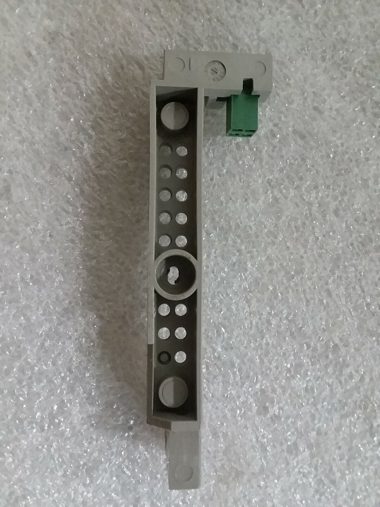 Schneider Electric 47053 Sensor Plug 400A