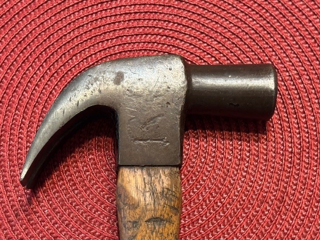 NICE Vintage HELLER 36 oz. Claw Hammer With Horse Logo.