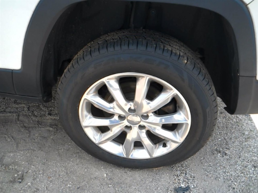 CHEROKEE 2015 Glove Box 104849681