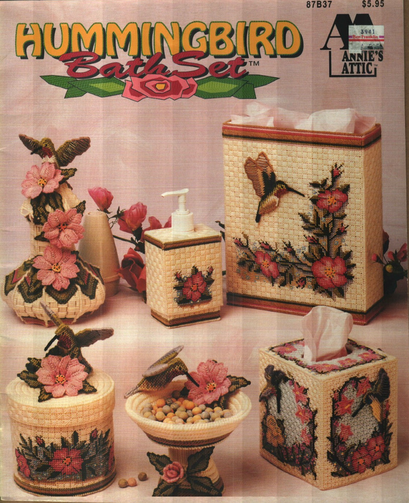 USED HUMMINGBIRD BATH SET TISSUE COVER & MORE ANNIES PLASTIC CANVAS PATTERN BOOK