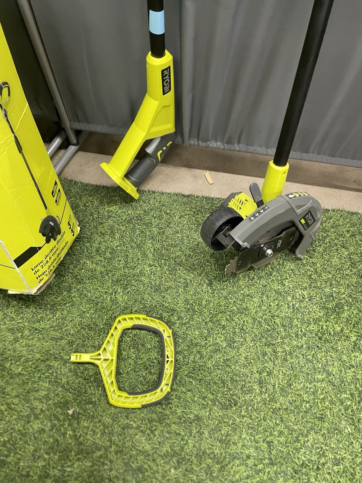 Ryobi P2300A 18-Volt Lithium-Ion Cordless Edger (Tool-Only)USED