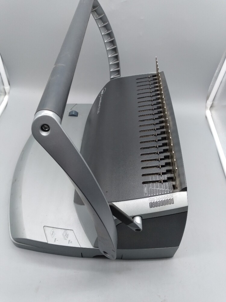 GBC COMBBIND C110 Binder Punch Comb Machine Binding Plastic Bounding
