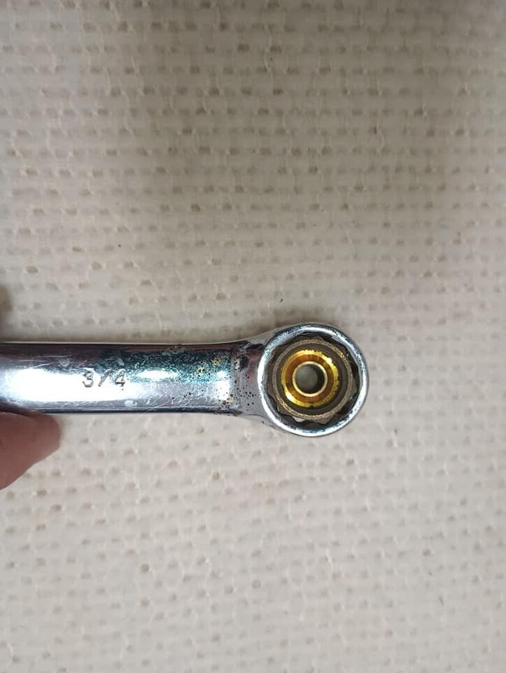 PCM PLEASURECRAFT MARINE ENGINE FITTING R024146