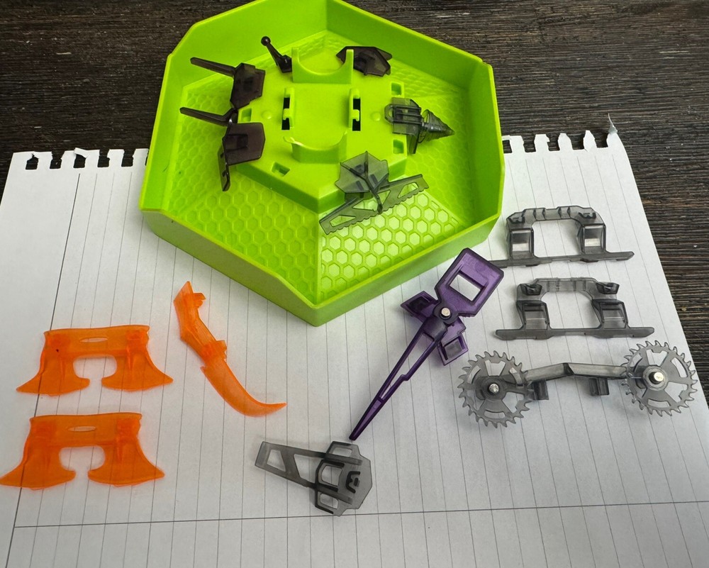 HEXBUG Gladiators Battling Robots Stadium - 2 Gladiators Included!