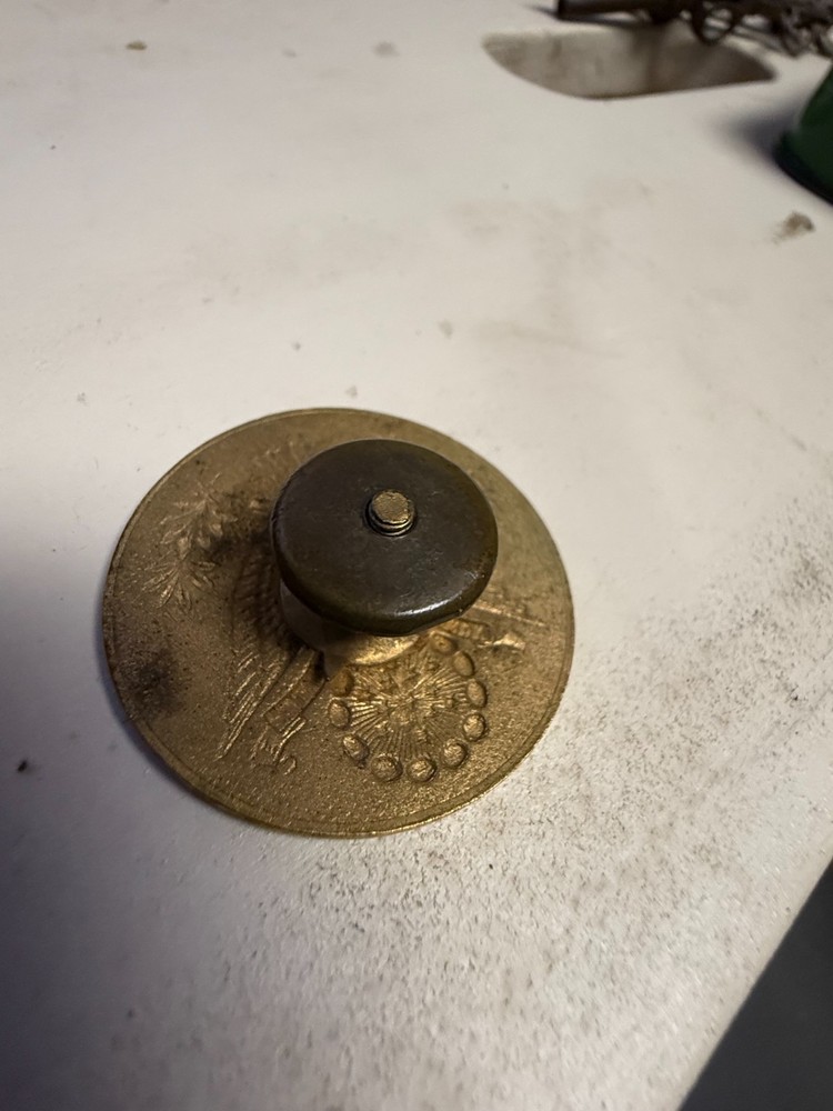 WWI US Army Enlisted Man Visor Hat Badge