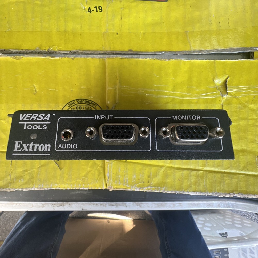 Extron P/2 DA2xi MT Two Output VGA and Audio Distribution Amplifier