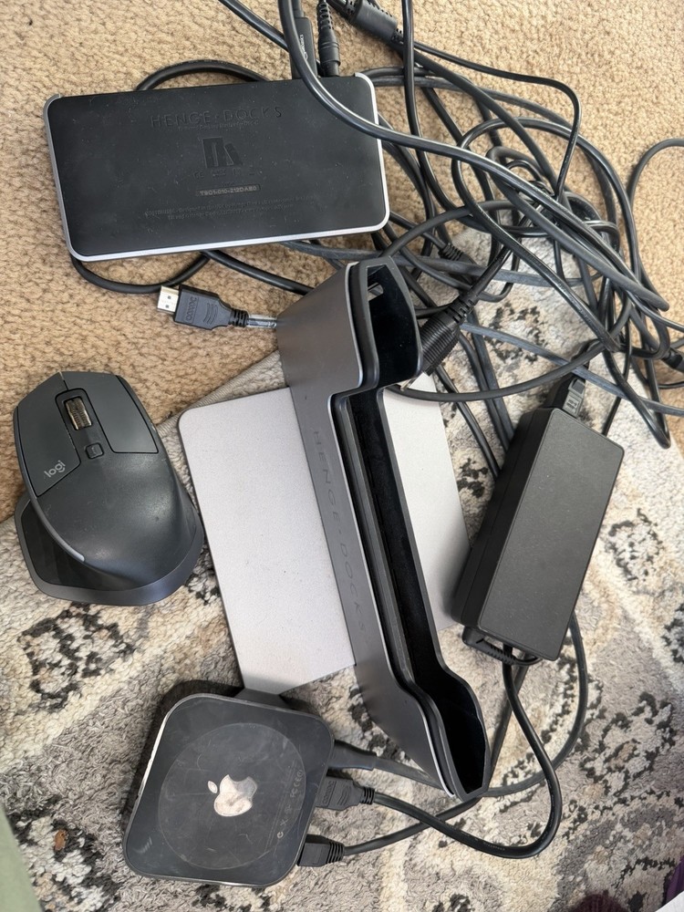 Apple Electronics Bundle Multiple Items