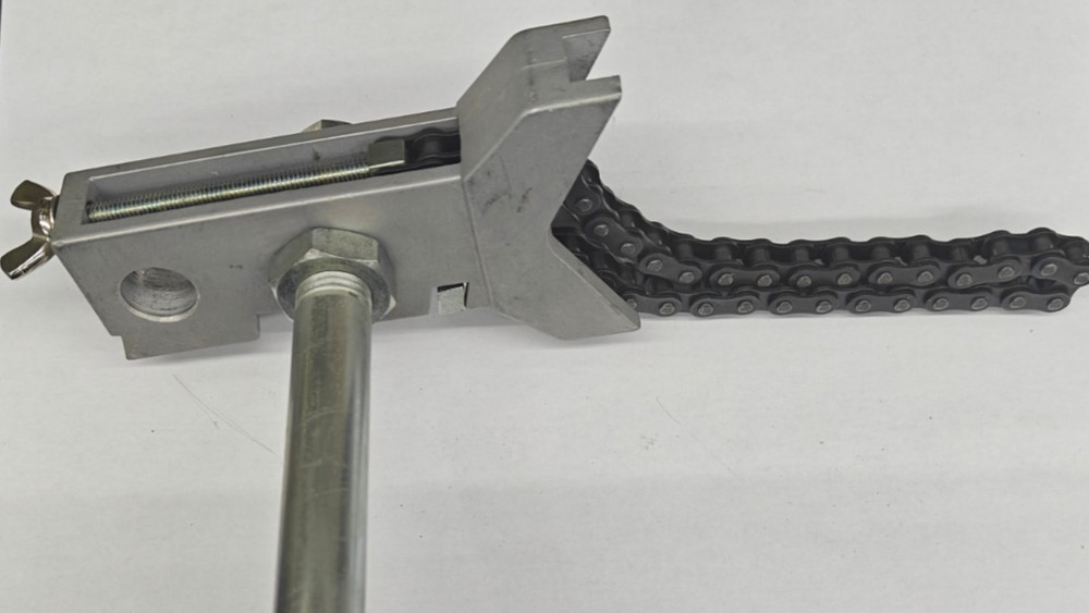 Chain Wrench Adjustable 2" to 3-1/2" Diameter 13" Chain