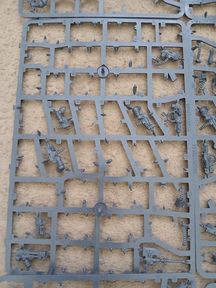 Warhammer Chaos Space Marines Spare Bits On Sprure Games Workshop