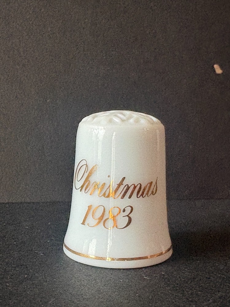 Avon Christmas Thimble 1983