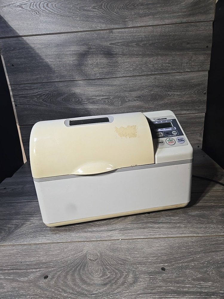 Zojirushi BBCC-V20 Bread Maker Machine 2lb Double Paddle Nice / Yellowed/ Tested