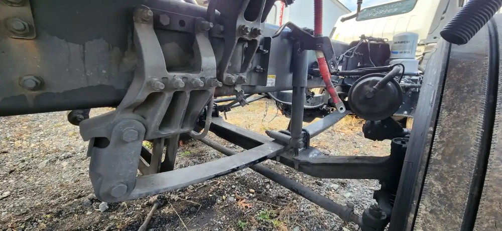 (Used) 2020 Freightliner Cascadia 126, FRONT LEAF SPRINGS Front Leaf & Springs