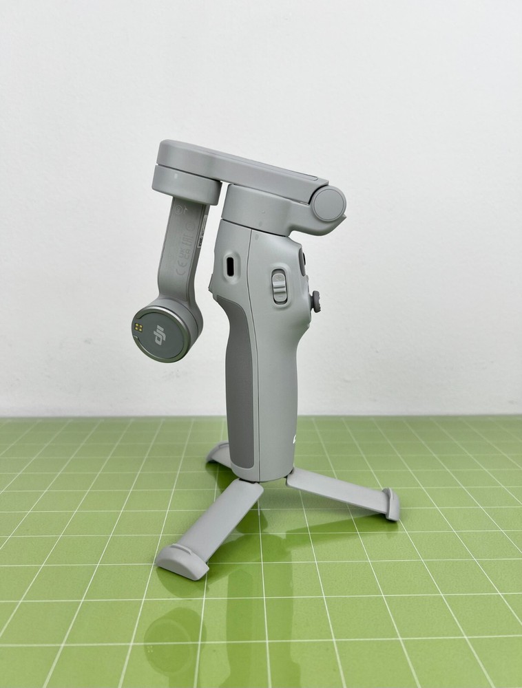 DJI Osmo Mobile 7 Smartphone 3-Axis Gimbal Stabilizer - Gray