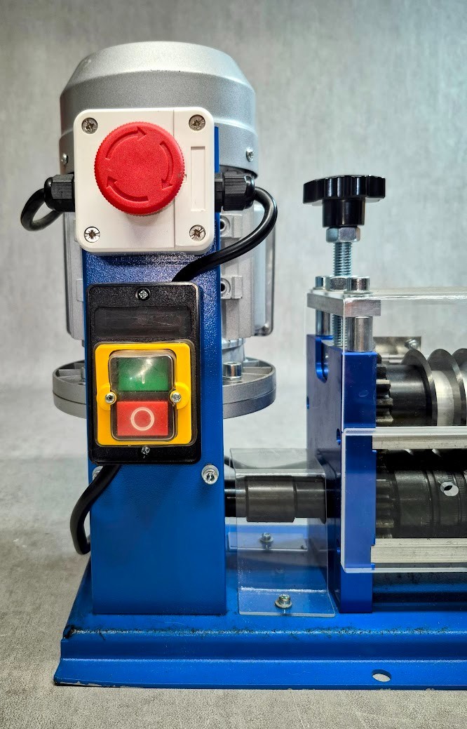 GARVEE 370W Auto Wire Stripper Machine 110V 1.5-32mm 1/16-1-1/4" 75ft/min Motor