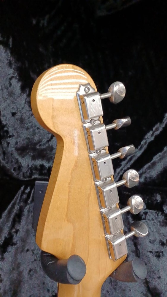 BACCHUS BST-64V Electric Guitar