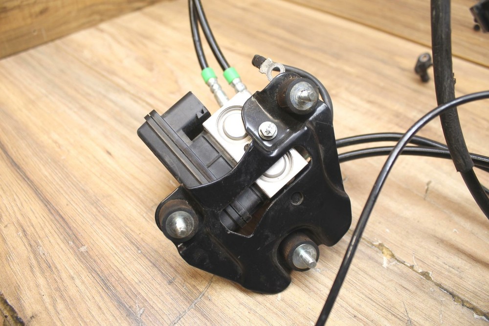 18 KTM 390 DUKE ABS PUMP UNIT MODULE W LINES HOSES