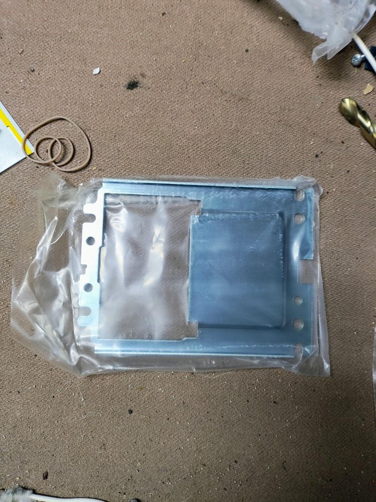 1 mars mei bill acceptor bezel bracket