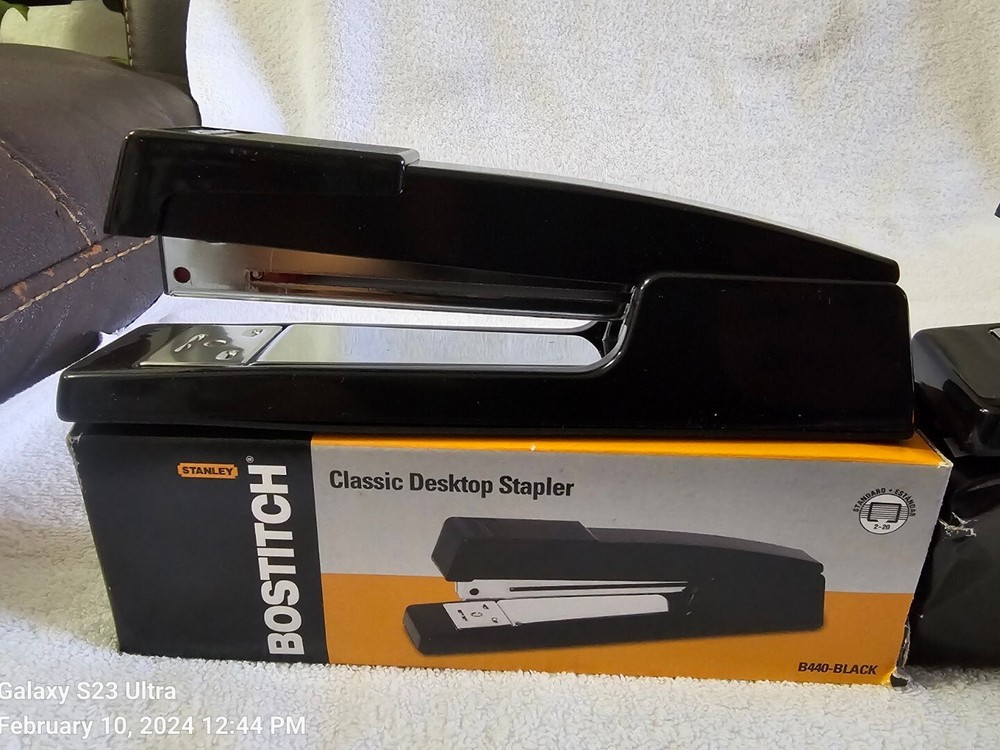 (2) Stanley Bostitch Classic Desktop Stapler Black Model B440
