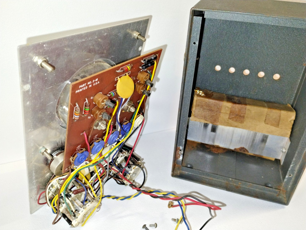 DeVry Institute Of Technology Transistorized Meter, Needs Restoration, Complete.