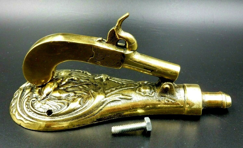 VINTAGE PISTOL & POWDER FLASK SOLID BRASS DOOR KNOCKER