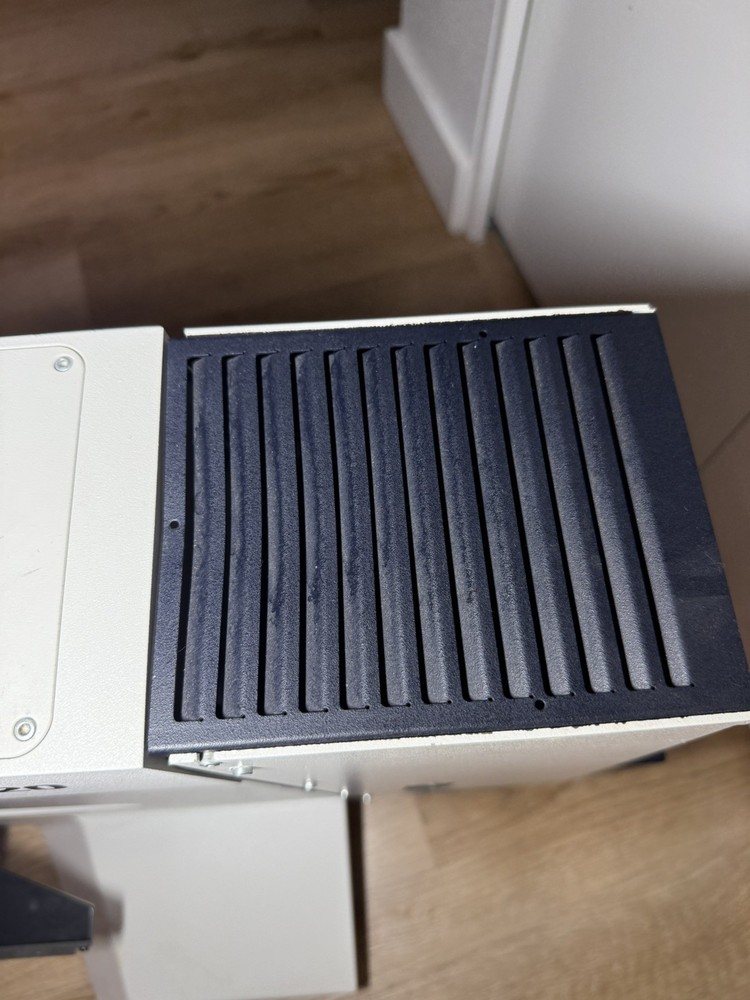 Leica INM200 microscope