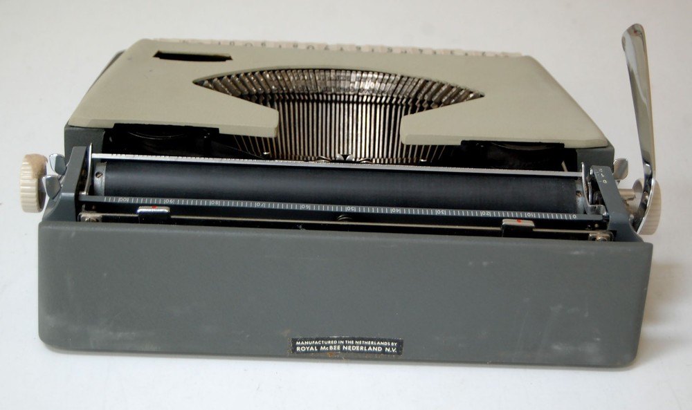 Royal Forward I Portable Manual Typewriter with Case Good Condition Netherlands