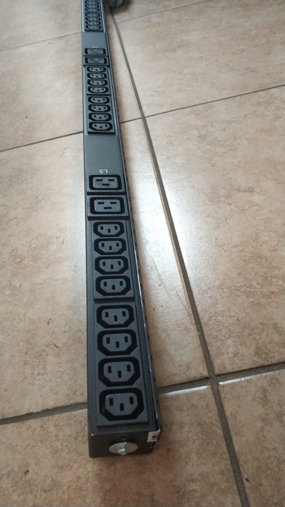 HP H5M62A 8.6KVA 200-208V 24A MID-HEIGHT VERTICAL BASIC PDU