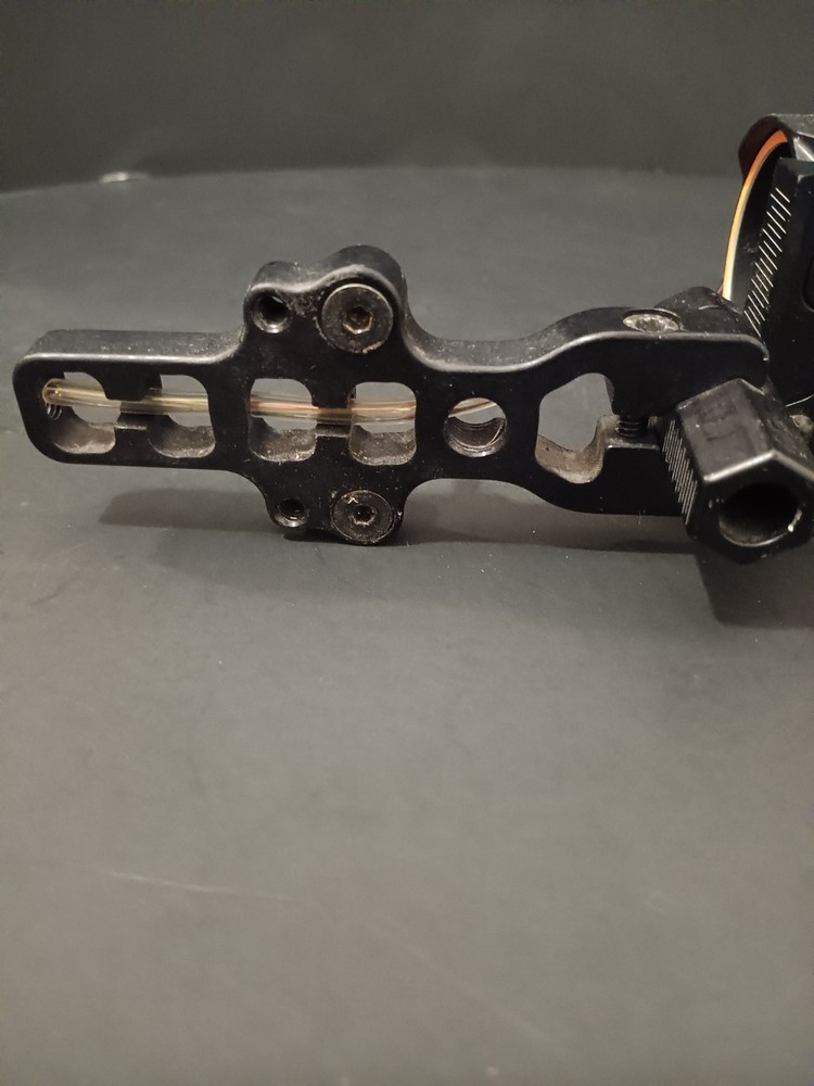 Fuse Interceptor 5 Pin Archerey Sight With Level And Mounting Hardware