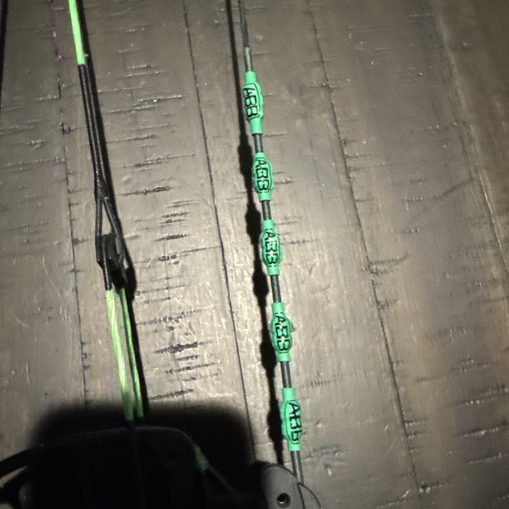 xpedition archery Xlite 35 Bow Rh 70 Lb