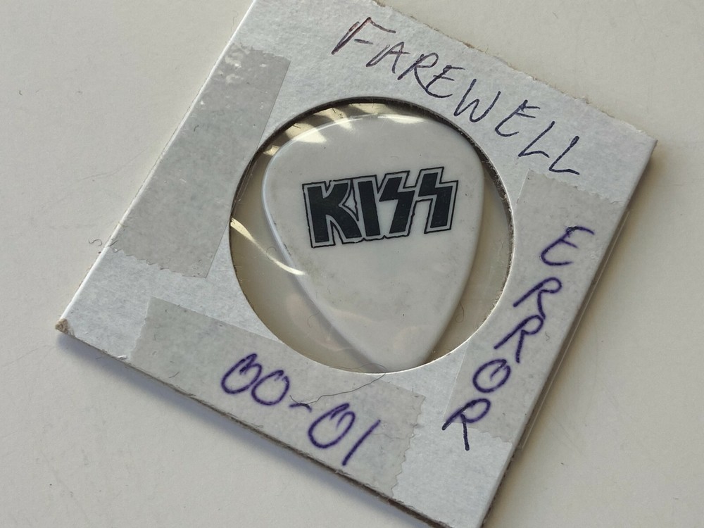 KISS Guitar Pick GENE SIMMONS Kiss Logo S Border MISPRINT Farewell Vintage Kiss