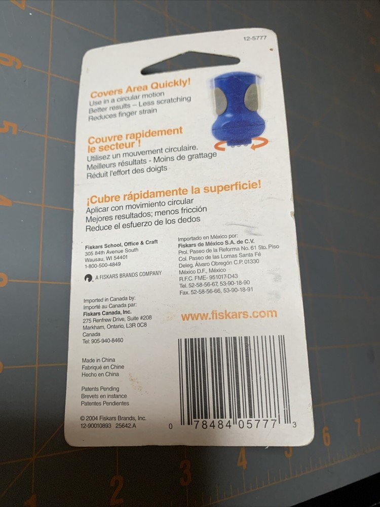 Fiskars Pivoting Head Texturing Tool #12-5777 - Texture Scrapbook Paper