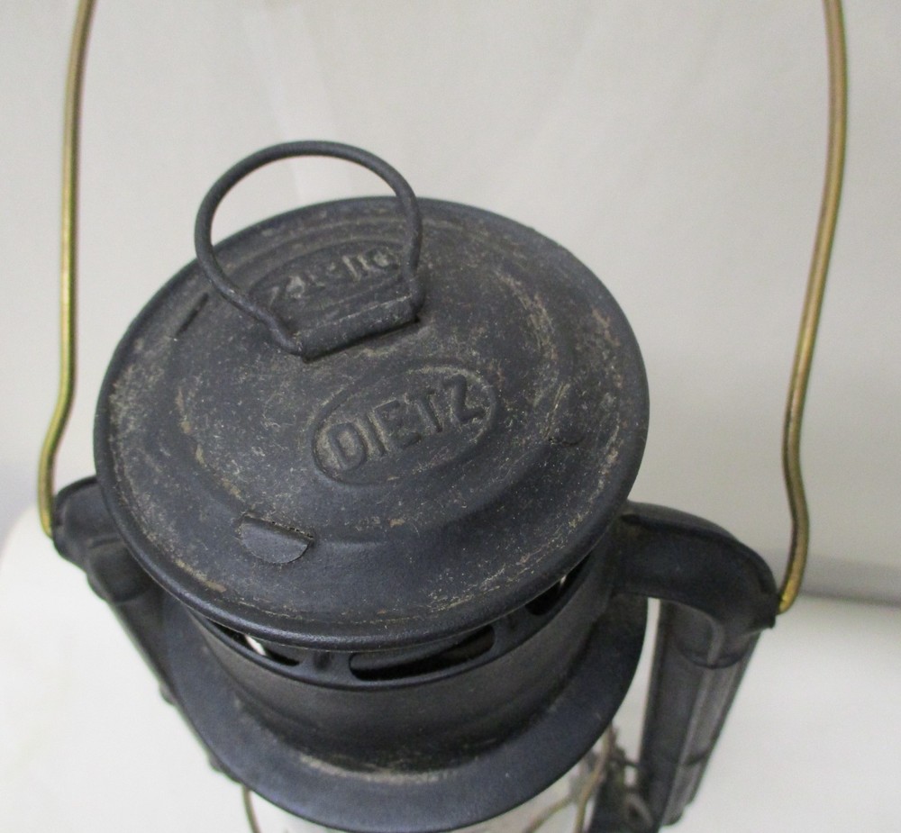 VINTAGE DIETZ JUNIOR COLD BLAST LANTERN WITH FOREIGN WRITING