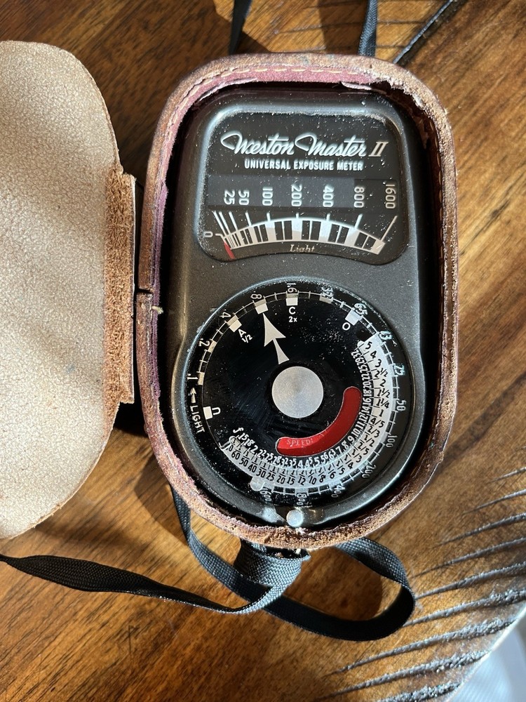Weston Master II Universal Exposure Light Meter Model 735 w/ Leather Case